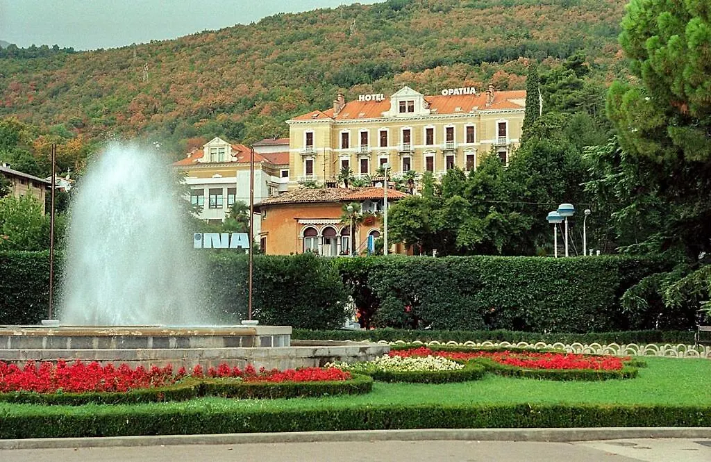 Domagoj - Luxury Apartments With Heated Swimming Pool, Jacuzzi And Seaview Rijeka